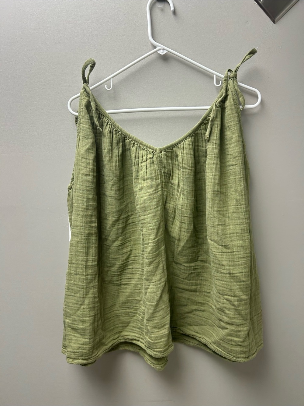 Old Navy Women’s Tie Shoulder Green Tank Top - Picture 3 of 5